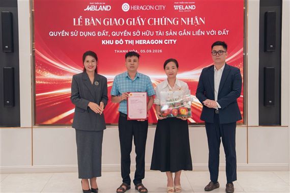 Heragon City bàn giao Giấy chứng nhận quyền sử dụng đất cho khách hàng, khẳng định cam kết pháp lý và giá trị tài sản 