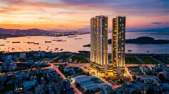 THE RUBY HẠ LONG SÔI ĐỘNG ĐÓN CƯ DÂN, HÚT KHÁCH MÙA DU LỊCH